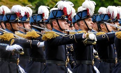 Golden epaulette shoulder boards